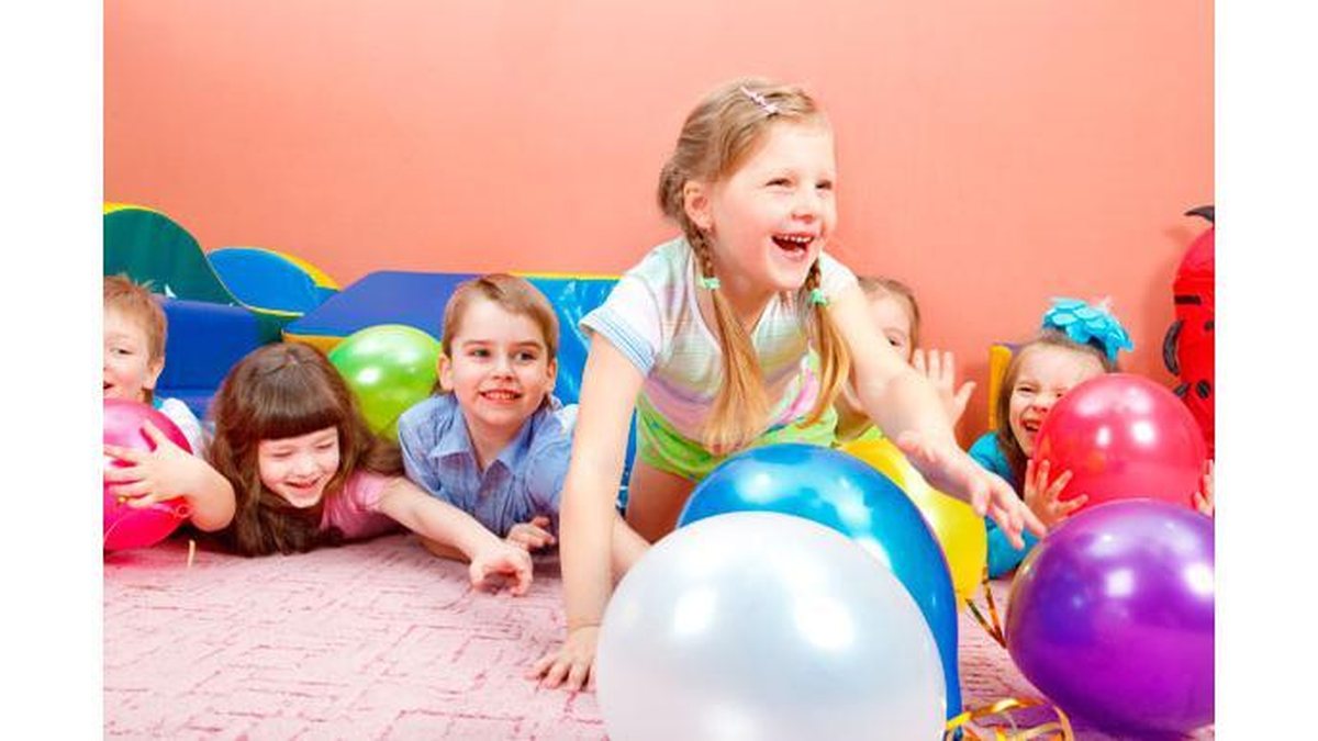 Brincar é sinônimo de ser criança - Shutterstock