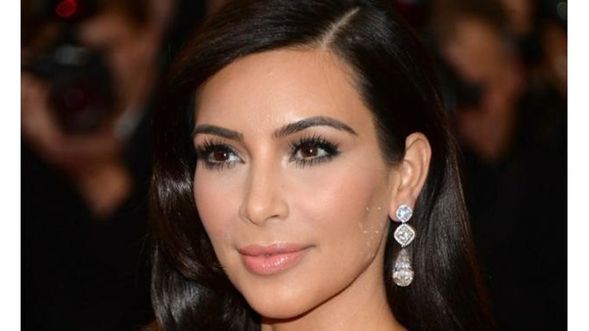 Imagem Kim Kardashian afasta rumores de que estaria grávida de gêmeos