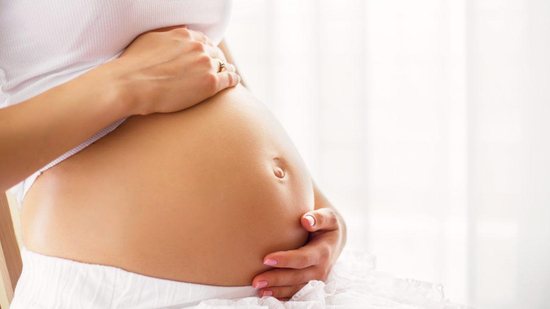 Procurar um obstetra para acompanhar a sua gestação de perto é o primeiro passo depois de descobrir a gravidez - Getty Images