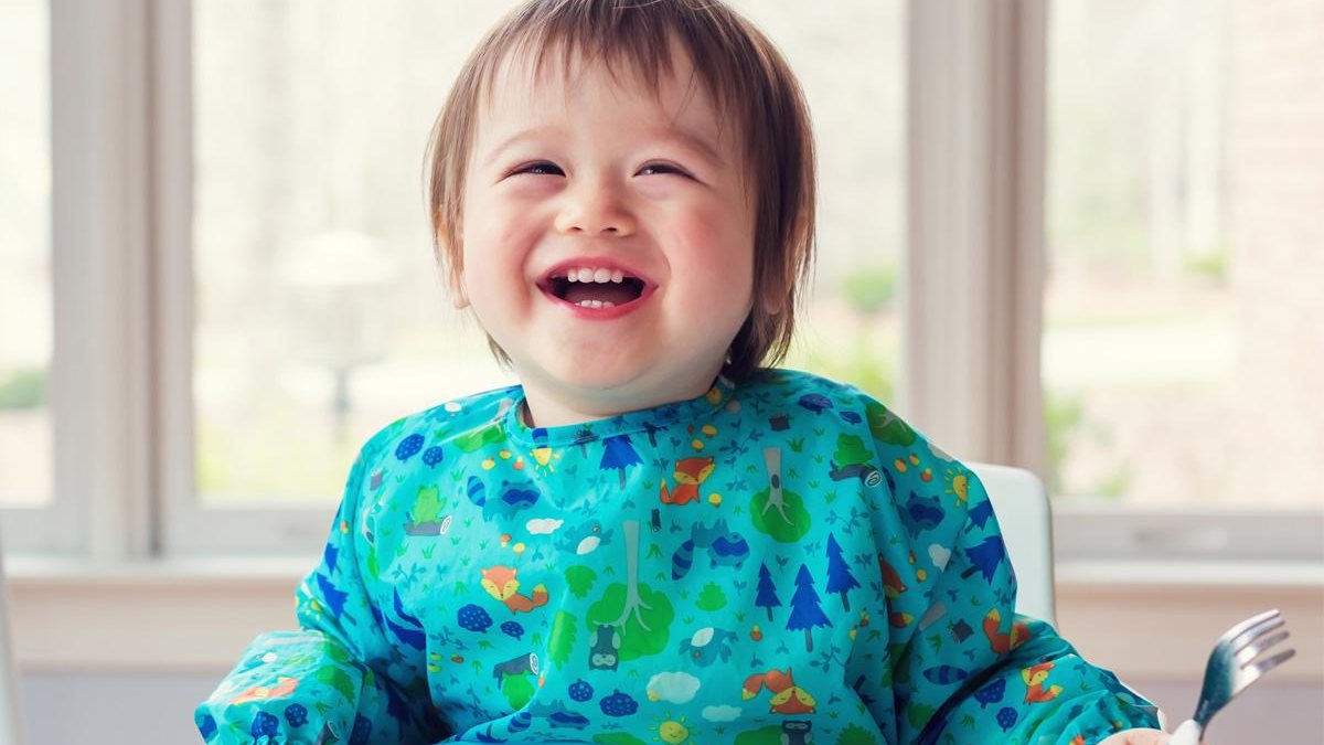 Os bebês já conseguem reconhecer diferenças em risos - Getty Images