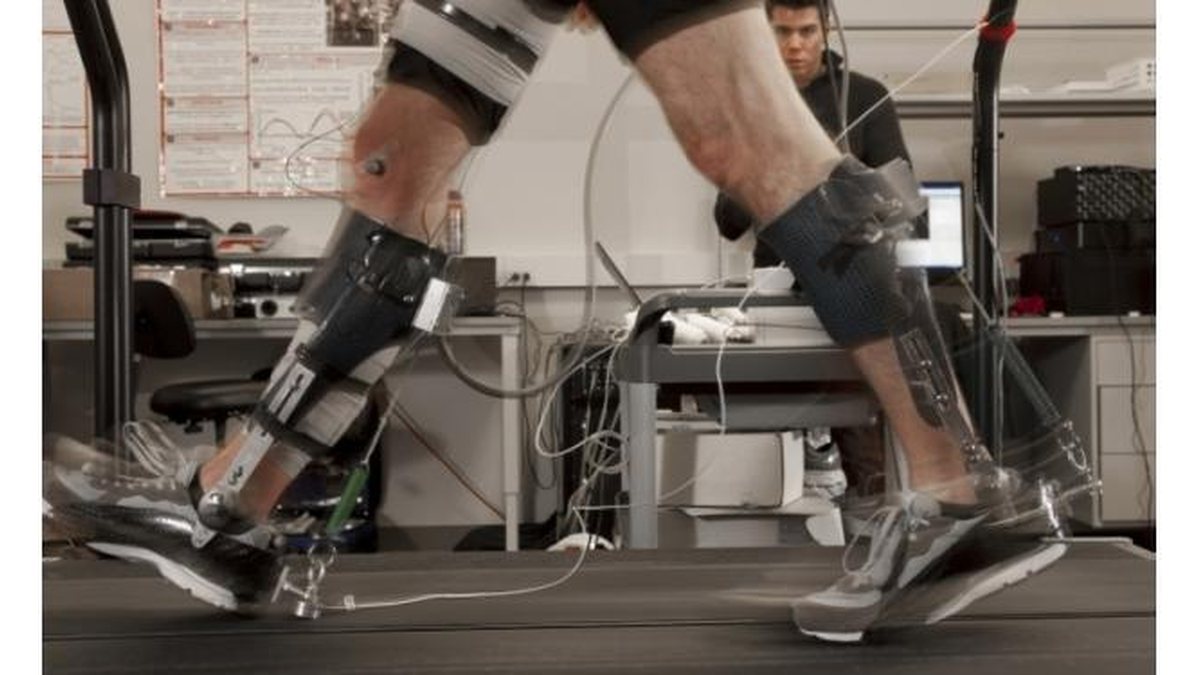 Imagem Cientistas criam exoesqueleto utiliza energia dos movimentos corpo humano para funcionar