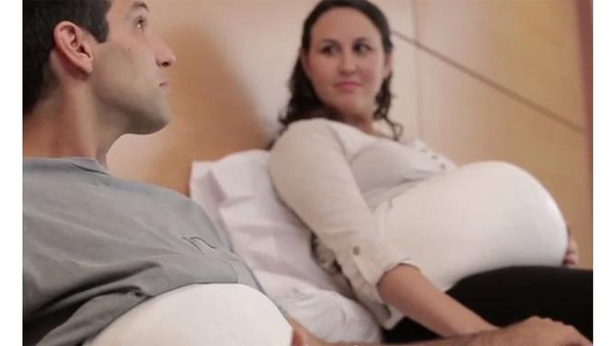 Imagem Aplicativo permite que homens sintam chutes dos bebês