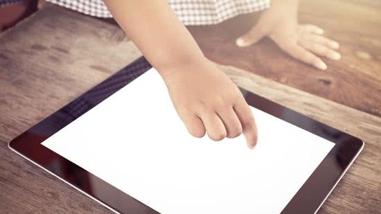 Você sabe o que seu filho anda consumindo na internet? - (Foto: iStock)