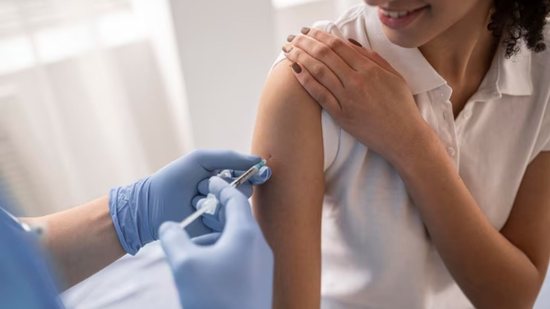 Vacinação - (Foto: Reprodução/Freepik)
