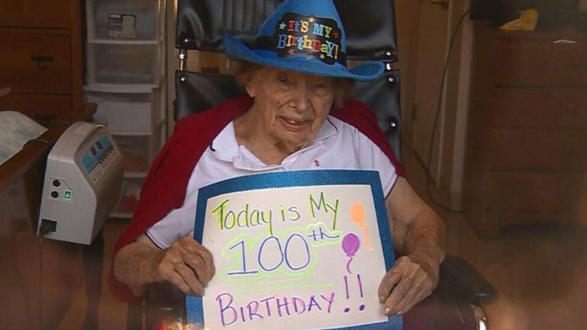 Veja a forma que essa família encontrou de comemorar o 100° aniversário da avó sem desrespeitar quarentena (Foto: reprodução / vídeo 