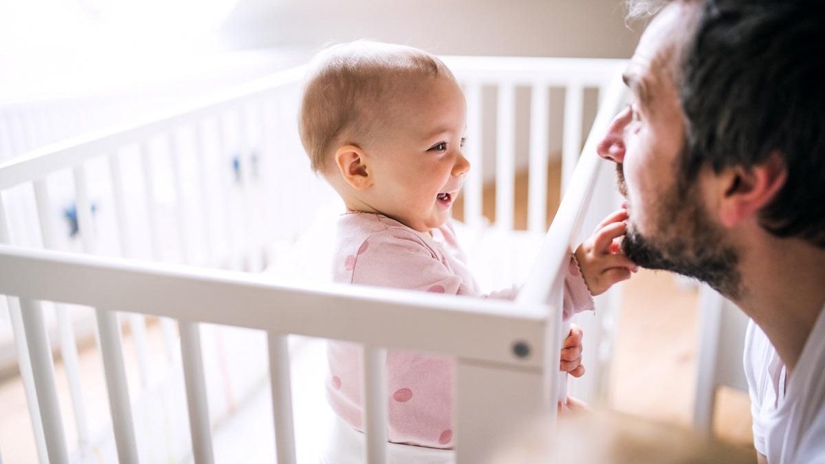 Estudo revela que a idade avançada do pai causa efeitos negativos na saúde do bebê - Getty Images