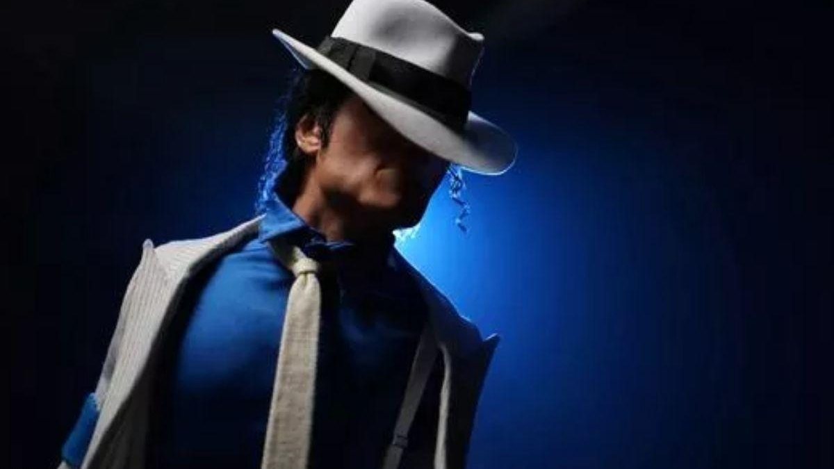 Estátua em tamanho real do Michael Jackson - Reprodução/ Instagram