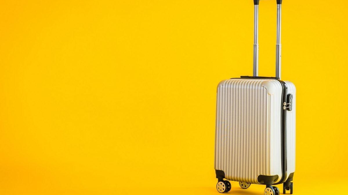Menores de 16 anos poderão viajar sozinhos a partir de agosto em voos nacionais (Getty Images)