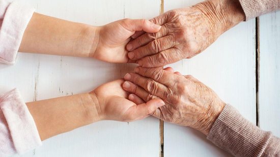 A convivência dos avós com os netos traz benefícios para ambos os lados - Shutterstock