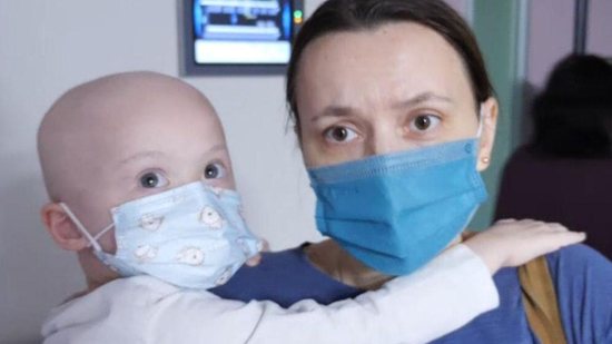 Mãe ucraniana tem que se separar das filhas e do marido para garantir saúde do caçula - iStock