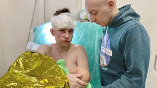 Mãe ucraniana passa por cirurgia após usar o corpo para proteger bebê de 6 meses em explosão - Reprodução / Reuters
