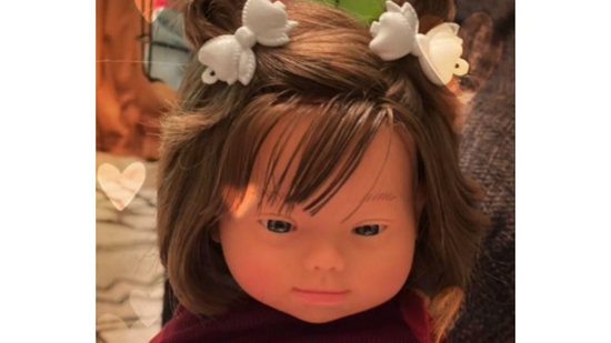 Menina com Síndrome de Down ganha boneca parecida com ela e vídeo é de se emocionar junto - Getty Images