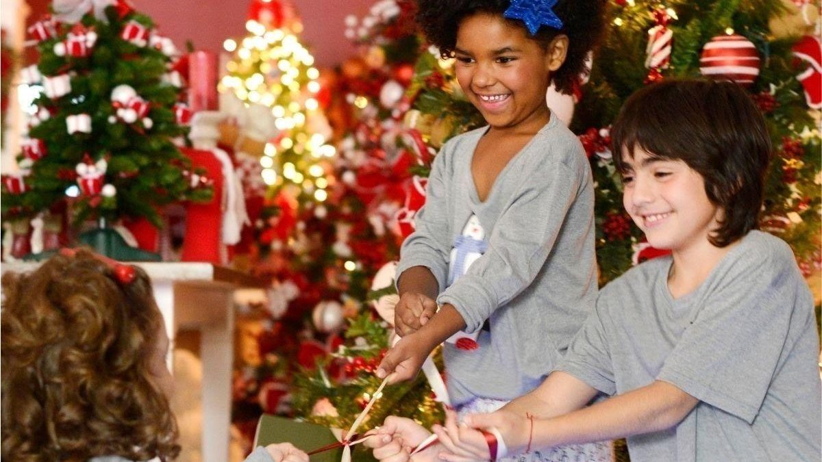 Toda família gosta de trocar presentes e o Natal faz desse momento tão aguardado quanto especial - Getty Images