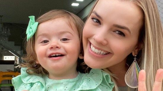 Thaeme elogiou a filha por se comportar bem no dentista e atualizou os fãs - Reprodução/ Instagram