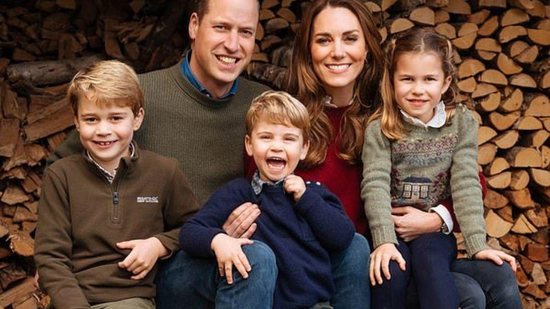 Príncipe William ao lado dos filhos - Reprodução/ Daily Mail