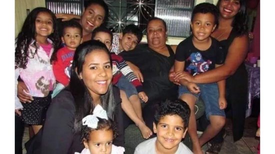 Maria Aparecida vive com três filhas e oito netos e aguarda auxílio emergencial - iStock