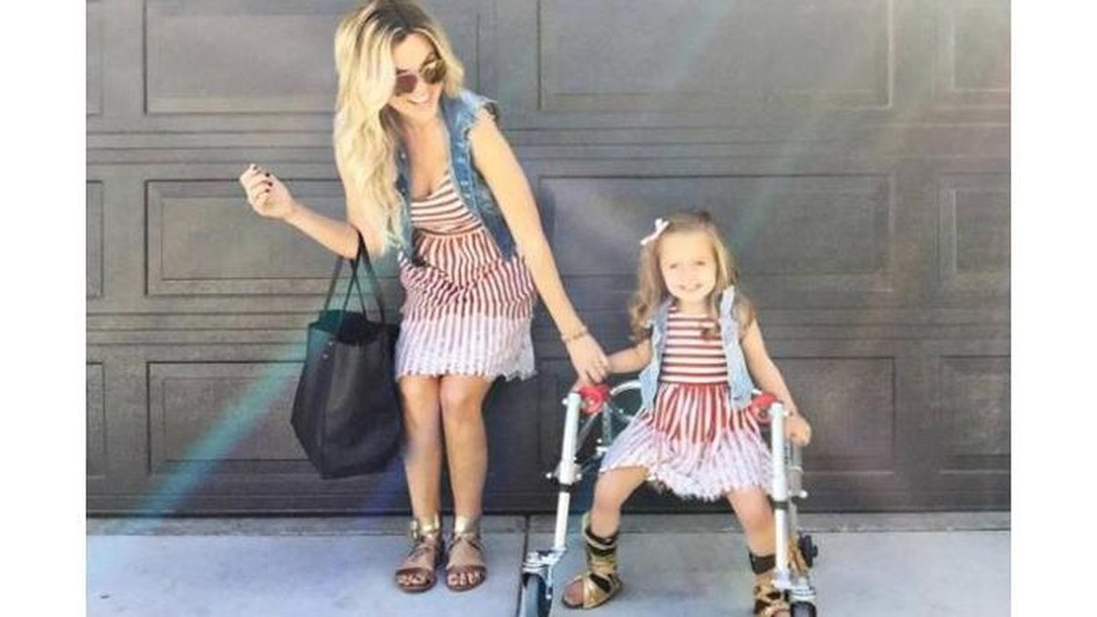Menina com paralisia cerebral faz sucesso no Instagram - Reprodução / Instagram