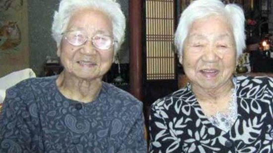 Elas possuem 107 anos de idade - Reprodução/ CNN