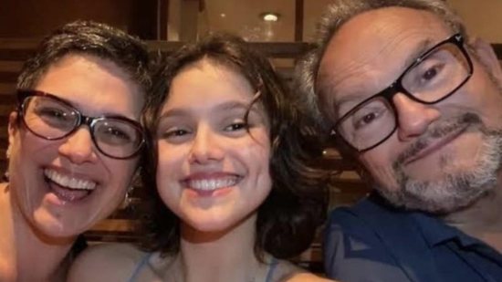 Sandra com a filha, Elisa e o marido Ernesto Paglia - Reprodução/Instagram