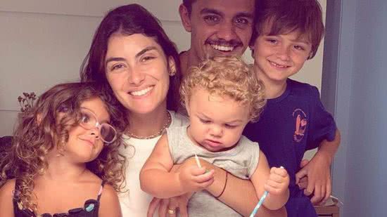 Rodrigo Simas com a família - Reprodução/ Instagram