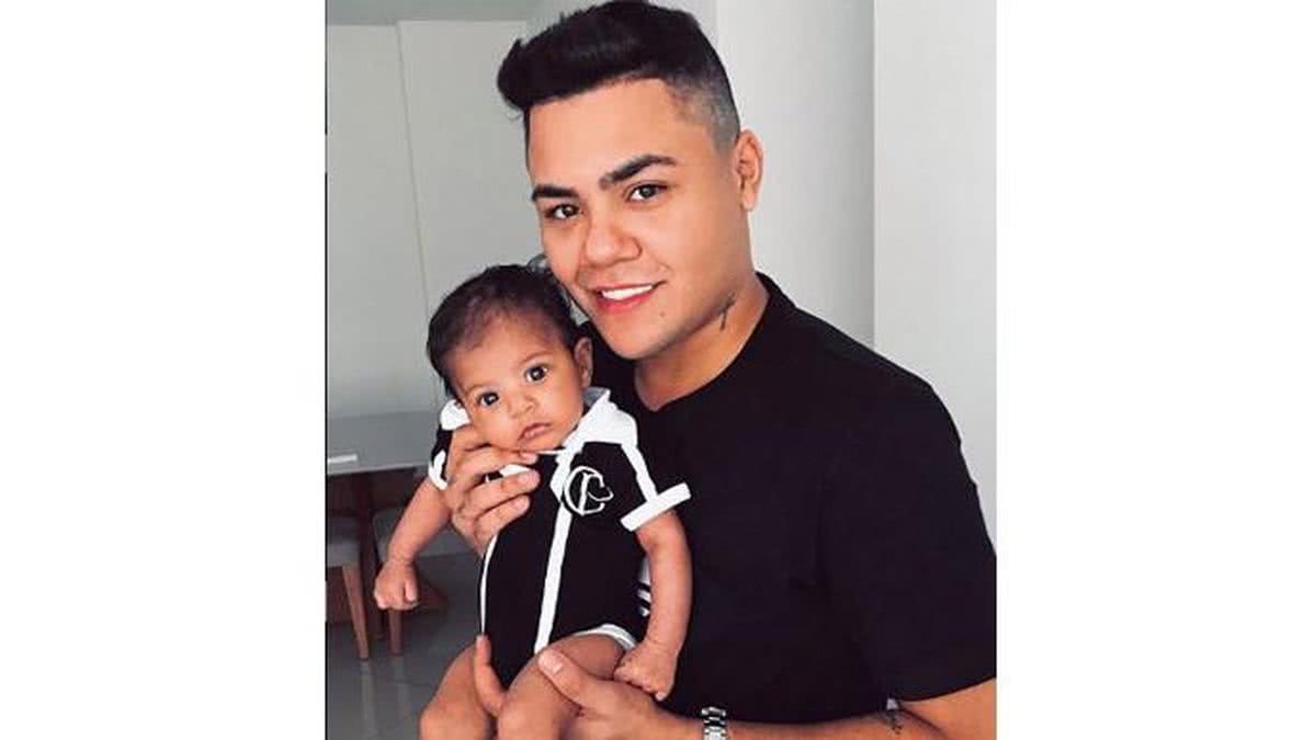 Felipe Araújo recebe parabéns do filho - reprodução/ Instagram/@meucrushfelipearaujo