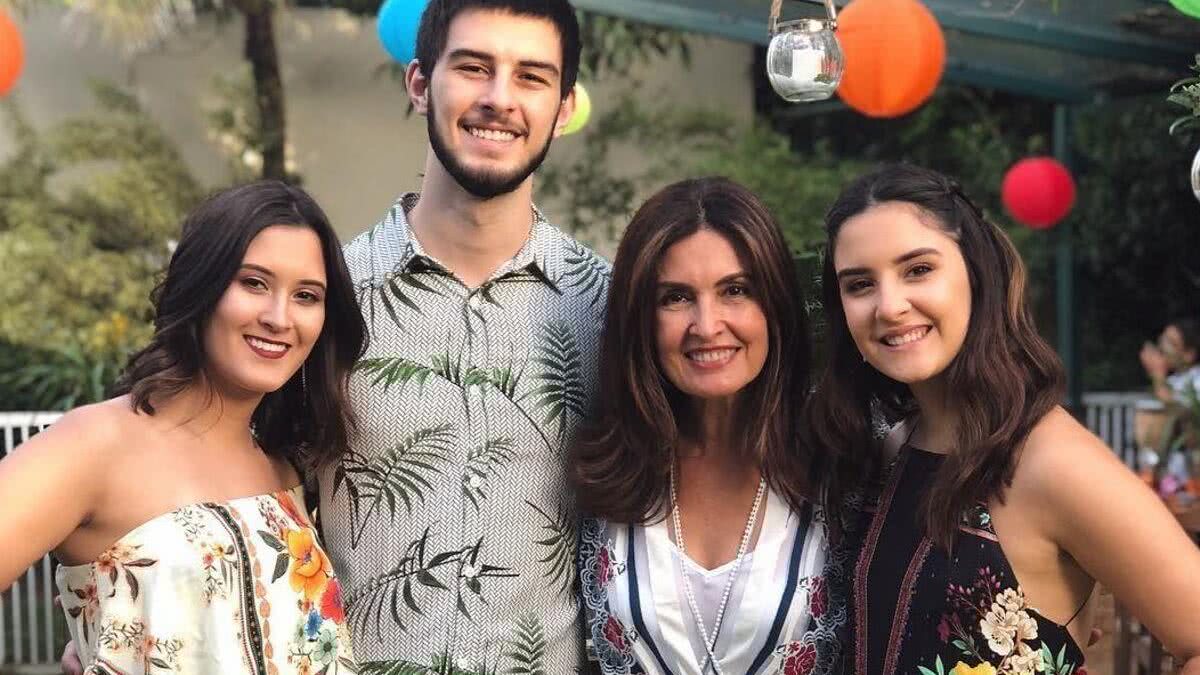 Os filhos de Fátima Bernardes falaram sobre o relacionamento deles com Túlio Gadelha - Reprodução/ Instagram