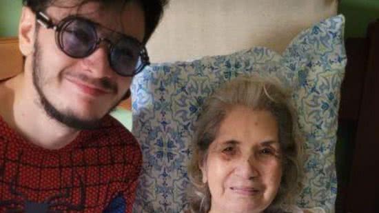 Jovem se inspira em Homem Aranha para cuidar da avó - Reprodução / Facebook / Maria Lima