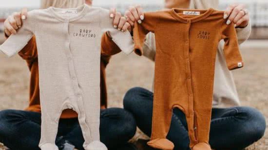 A mães gêmeas idênticas publicavam no Instagram toda a gravidez - Reprodução/ Instagram/ @thesaunders_twins