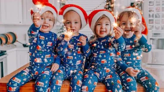 As crianças conheceram o Papai Noel - Reprodução helloquadruplets / Instagram