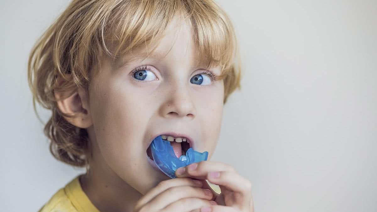 Os dentes do seu filho ficarão sensíveis nos primeiros dias - Shutterstock