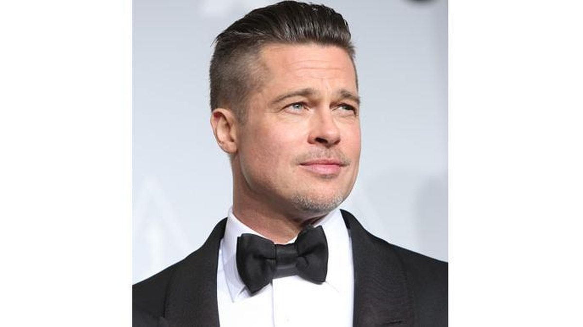 Brad Pitt ajudou a tirar uma menina da multidão - Shutterstock