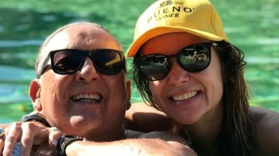 Galvão Bueno e Desirée Soares celebraram os 22 anos de casamento em novembro do ano passado - Reprodução/Instagram
