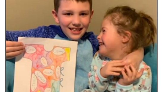Menino de 7 anos desenha camisola hospitalar para irmã - reprodução GMA