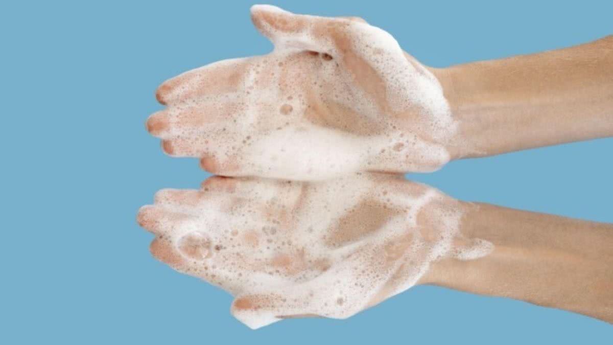 Lavar as mãos evita em até 40% o risco de doenças causadas por bactérias e vírus - Freepik
