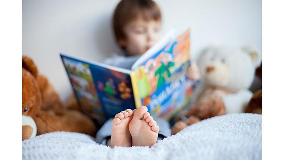 Leia para uma criança - Shutterstock