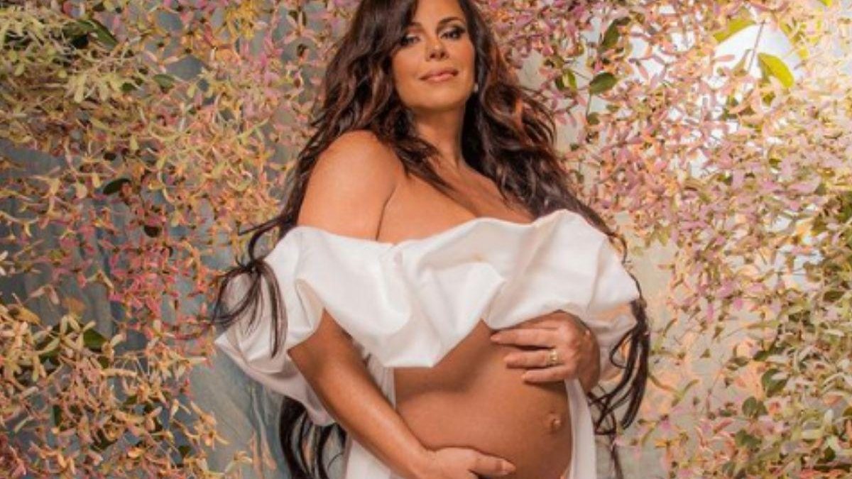Viviane Araujo teve seu primeiro filho aos 47 anos - Reprodução / Instagram / @araujovivianne
