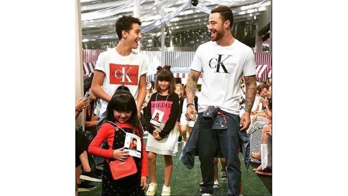 Felipe e Theo desfilaram para a Calvin Klein Jeans na Fashion Weekend Kids (Foto: Reprodução Instagram / 