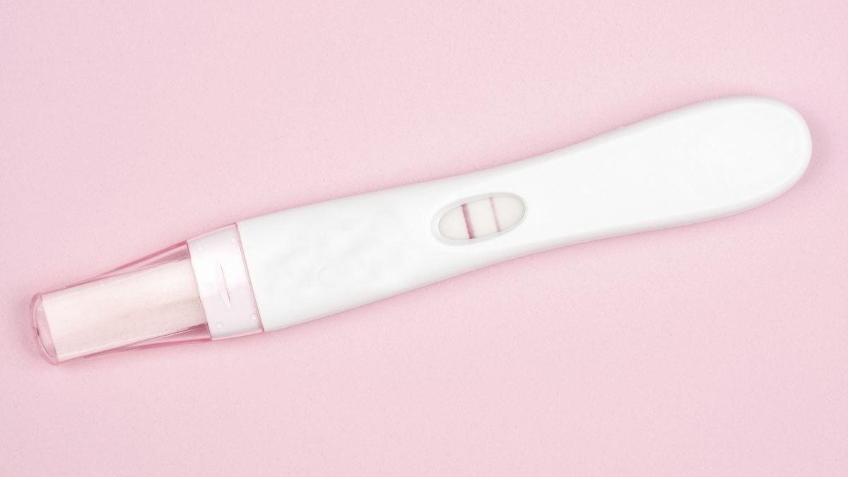 O corpo começa a dar sinais de que vem bebê aí bem antes da menstruação atrasar - Getty Images