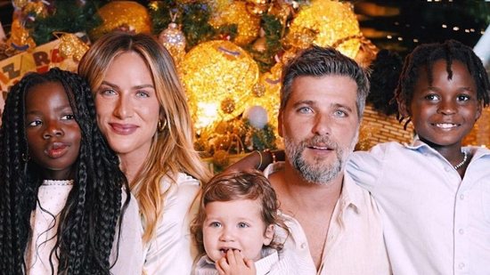 Giovanna compartilha fotos de natal em família - Reprodução / Instagram