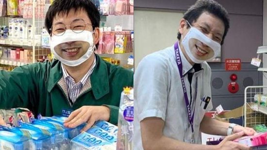 Funcionários de uma loja no Japão usam máscaras com sorriso estampado e resultado viraliza (Fotos: reprodução Nation / YouTube)