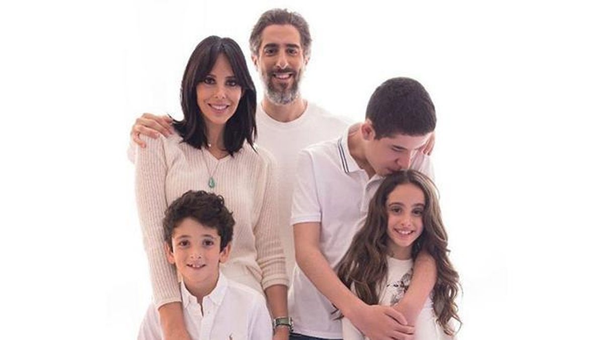 Marcos Mion, a esposa e os três filhos - Reprodução/Instagram/@marcosmion