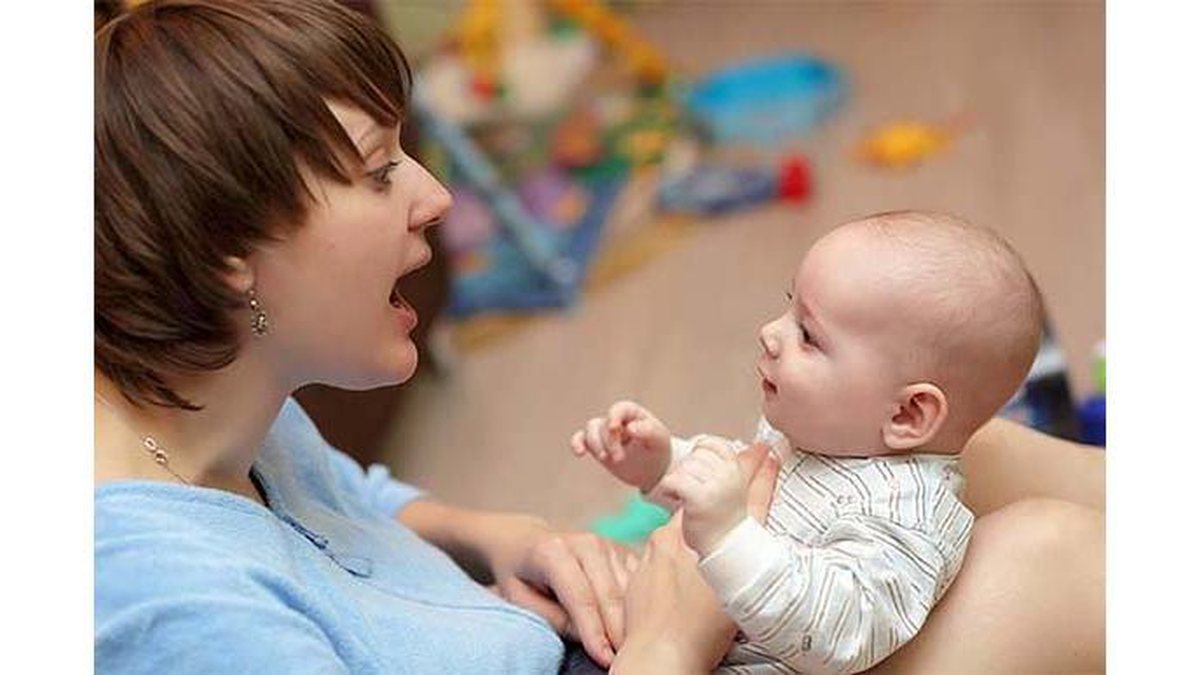 As brincadeiras ajudam o bebê no desenvolvimento social, cognitivo, físico e emocional. - Reprodução