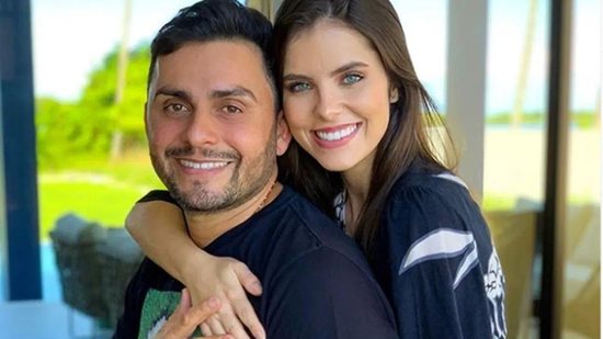 O casal comemorou a chegada do primeiro filho - Reprodução / Instagram / @deborarsilvaa