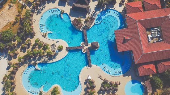 Conheça um lugar para curtir as férias em família com piscina, praia e muito sol - Divulgação
