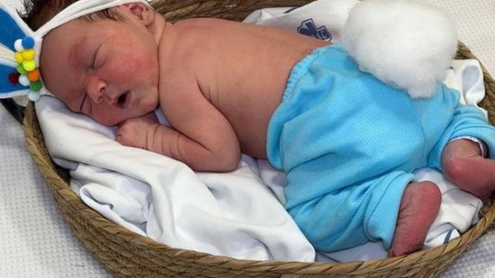 Bebê ganham fantasias de coelhos - Guilherme Fadanelli / Hospital Beneficente São Carlos