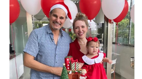 Karin Roepke compartilha fotos do mesversário da filha com decoração natalina - Reprodução/Instagram