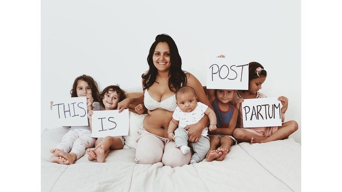 Brenda e seus 5 filhos - Reprodução / Instagram @she_plusfive