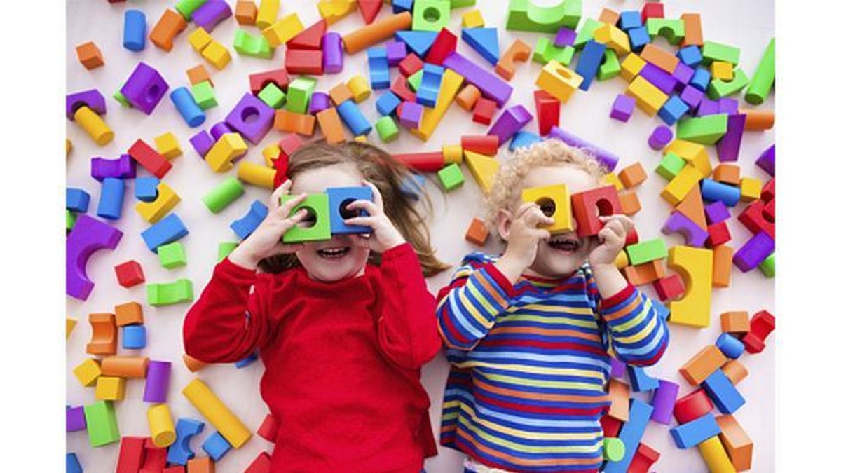 Dicas de organização podem fazer a diferença para arrumar os brinquedos das crianças - Getty Images