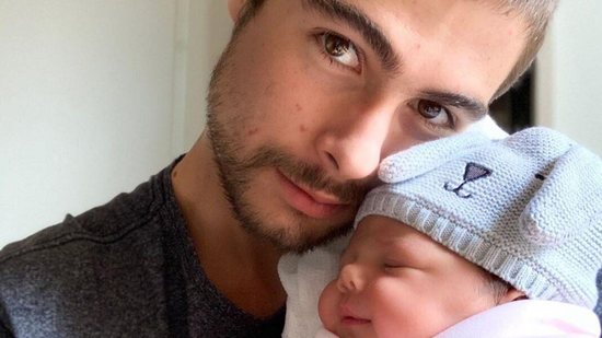 Clara Maria é a primeira filha do ator com Tatá Werneck - Reprodução/Instagram @rafaavitti