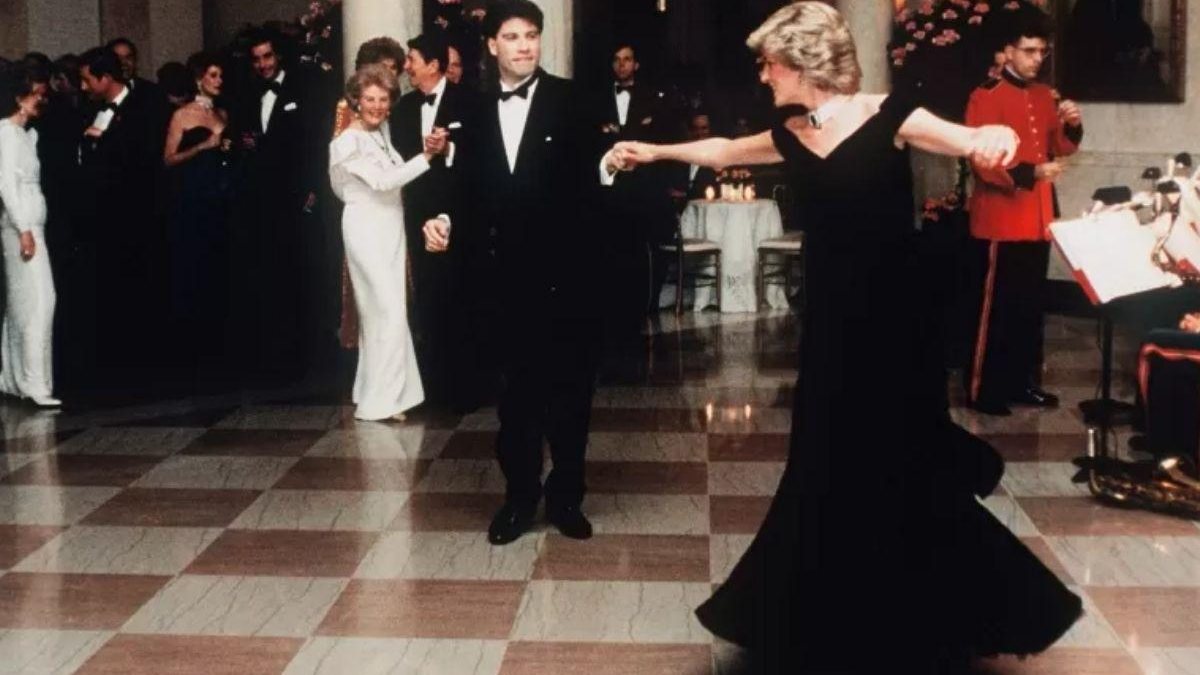 John Travolta contou como foi dançar com a Princesa Diana na Casa Branca - Reprodução/ UOL